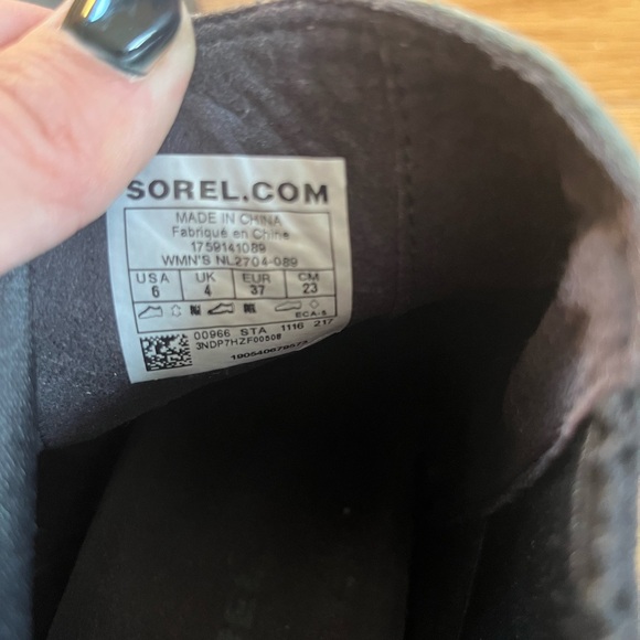 Sorel Joan of Arctic wedge bootie woman’s size 6 gray - Picture 3 of 3